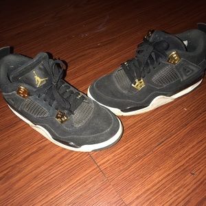 COPY - Royalty Retro 4’s size 8 in women and 6 in…